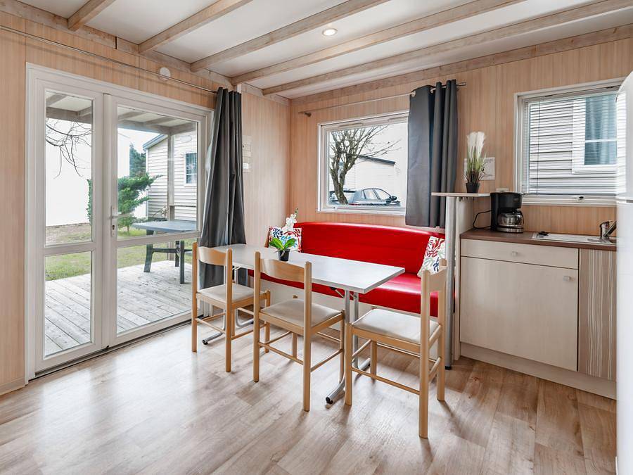 Camping Les Violettes  - Chalet 4 personnes - Chalet Mésange (2 chambres) 4 pers in L'Aiguillon-la-Presqu'île, Vendée