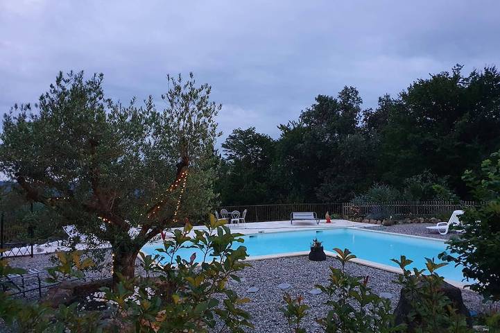 Location de vacances pour 10 personnes, animaux acceptés à Tursac