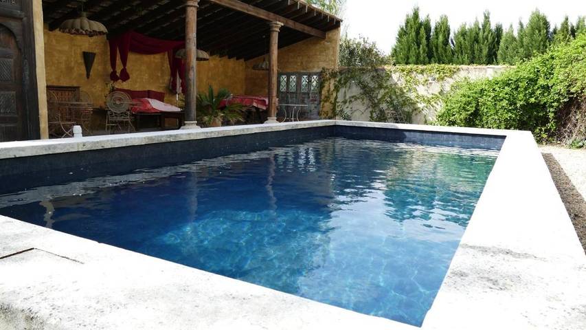 Chambre d’hôte pour 2 personnes, avec Terrasse et Jardin ainsi que Piscine et Vue