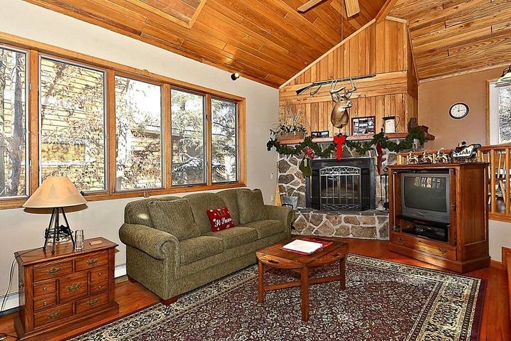 Vacation rental for 12 people, with balcony and hot tub in Canaan Valley