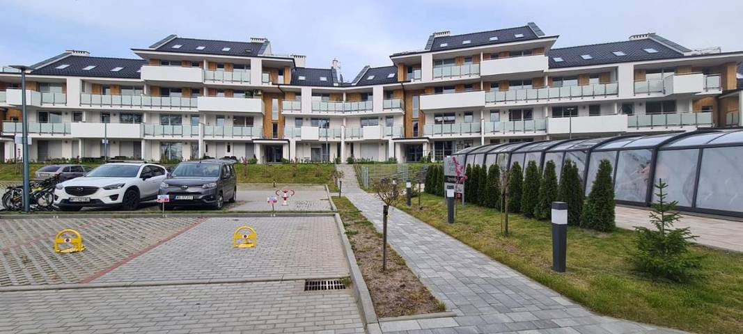 Apartament wakacyjny dla 3 osób, z Balkon i Taras oraz Basen dla dzieci i Basen w Sztutowo