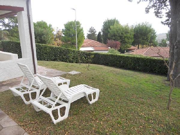 Villa Maria Giovanna - Villa con giardino e spiaggia inclusa in Numana, Riviera del Conero