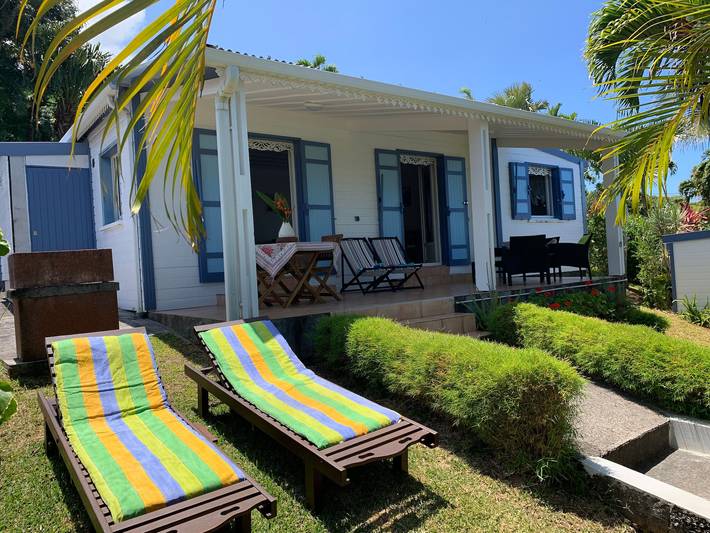 Gîte pour 4 personnes, avec piscine ainsi que jardin et terrasse à Petite-Île - 3