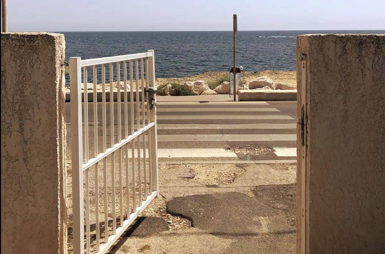 Appartement entier, Appartement 60m2 - 2 Chambres à une minute des plages, parking privé in Sausset-les-Pins, Côte méditerranéenne (France)