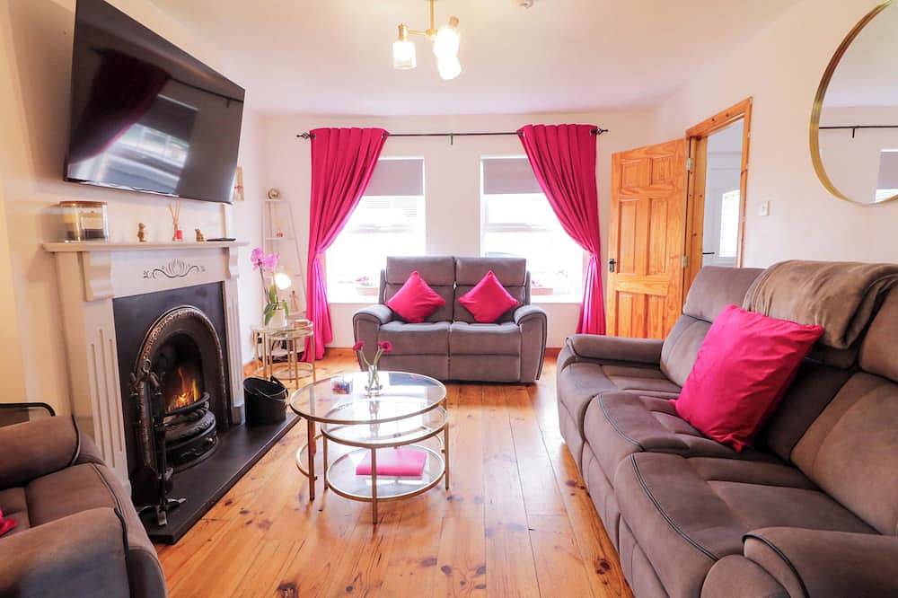 Primrose Seaside Escape, family friendly, with open fire in Portrush in Portrush, Grafschaft Londonderry