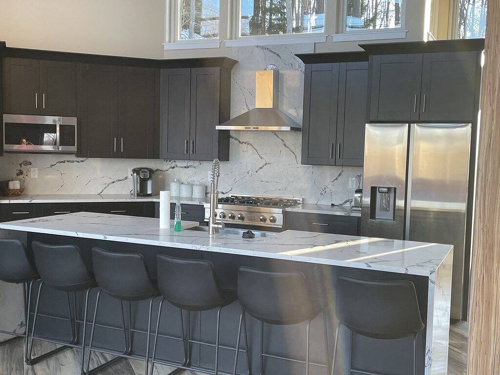 Luxury House private pool & Indoor Basketball court/Movie theater in Hidden Valley, Pennsylvania