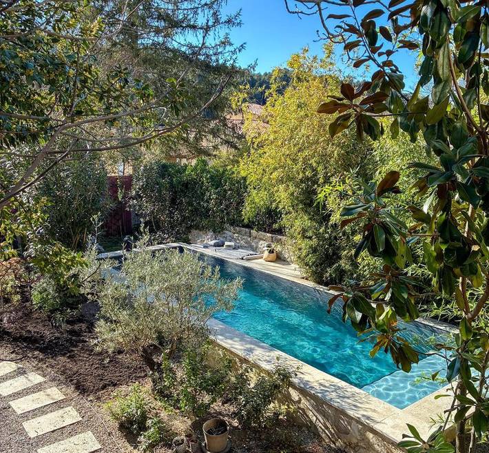 Location de vacances pour 10 personnes, avec vue ainsi que piscine et jardin à Meyrargues - 2