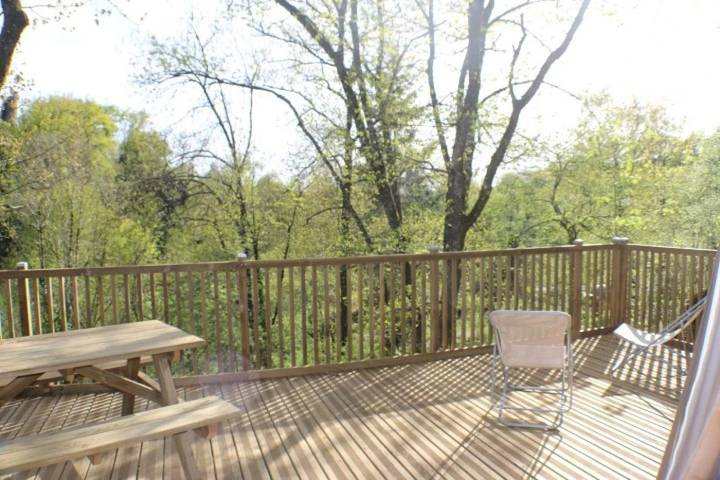 Tente pour 4 personnes, avec jacuzzi dans le Cantal - 4