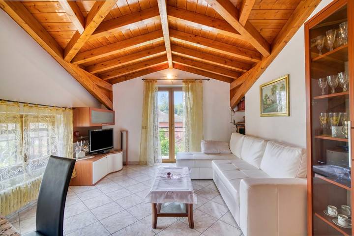 Ganze Wohnung, Casa Maddalena Private Beach, 2Br Sleeps 4 in Cadrezzate, Cadrezzate con Osmate