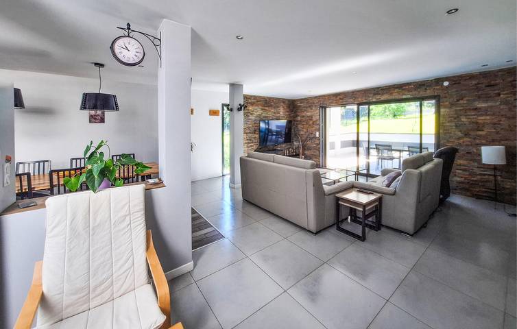 Appartement confortable avec jardin, près du centre-ville et de la rivière, à Carbon-Blanc in Bassens, Région de Bordeaux
