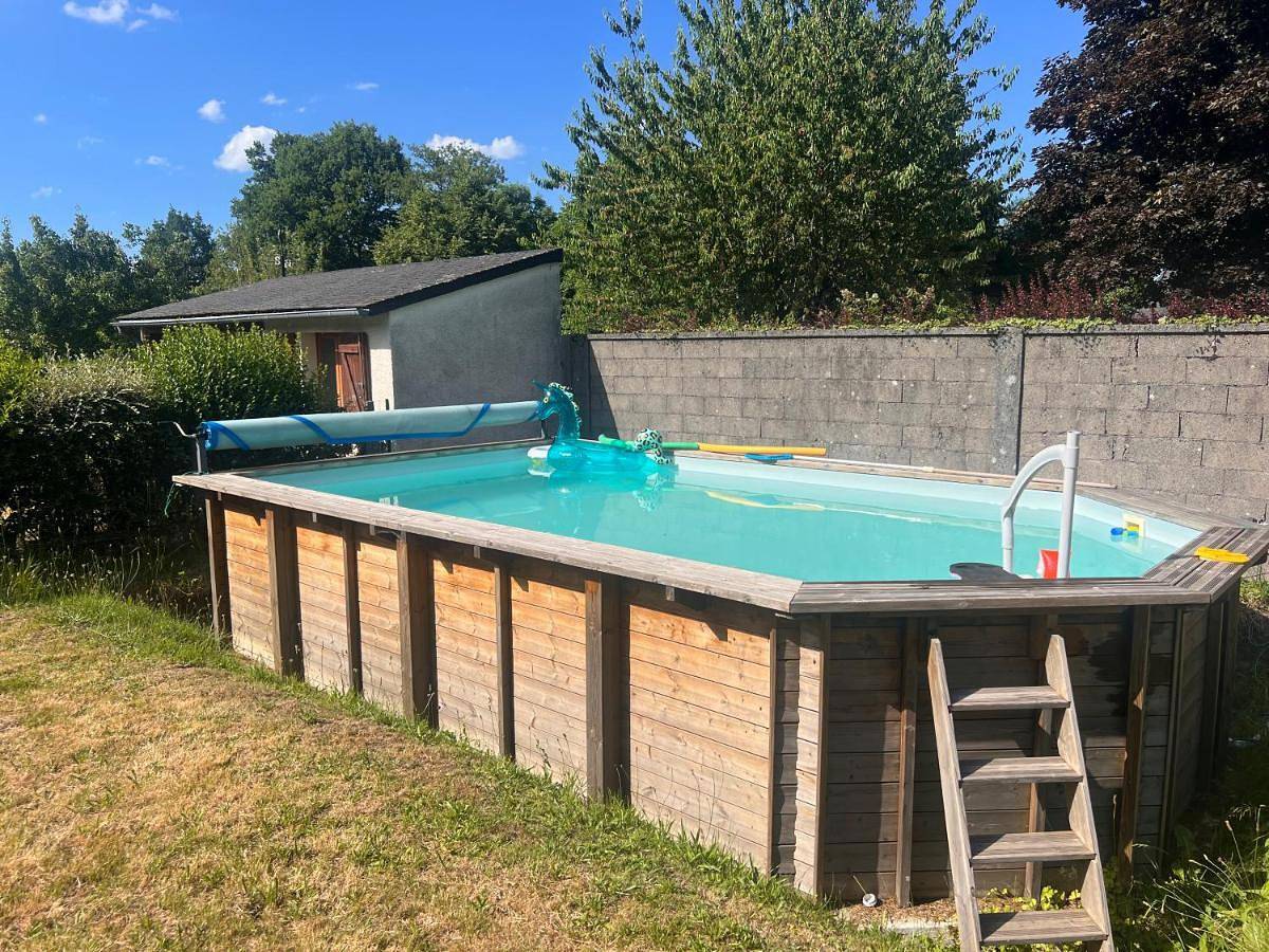 Three-Bedroom House in Tarnac, Région d'Ussel