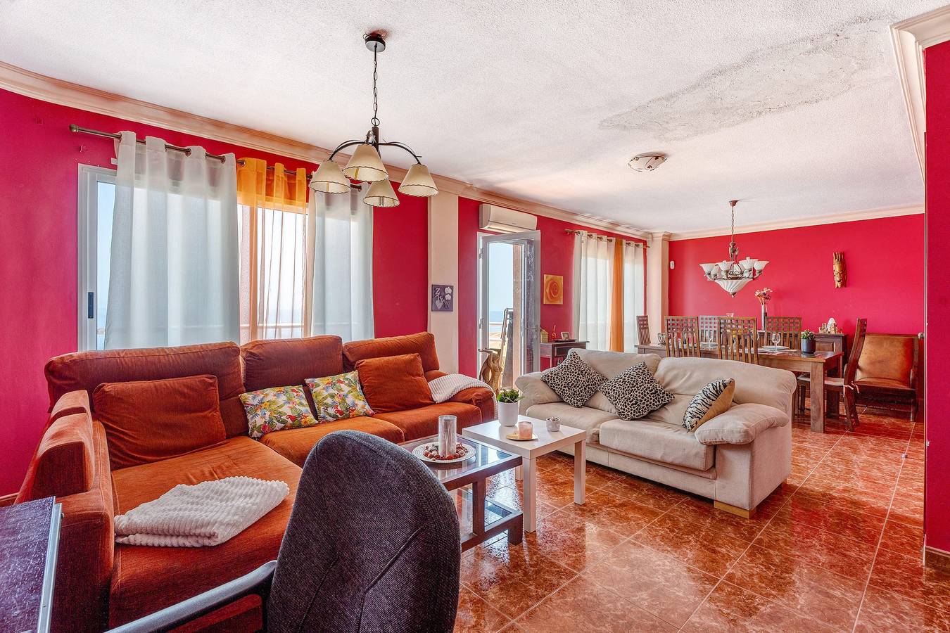 Entire apartment, Holiday Apartment 'Beautiful 3 Bedrooms Wifi Sea View' with Sea View, Wi-Fi and Air Conditioning in Radazul Bajo, El Rosario