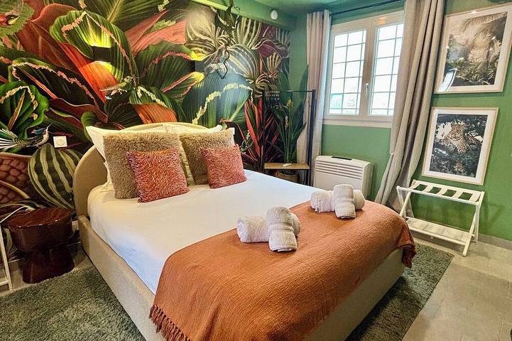 Apartamento entero, Casa Jungle - Le Studio Végétal - Confort & Design in Brive-la-Gaillarde, Brive-la-Gaillarde region