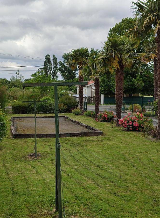 Location de vacances pour 6 personnes, avec vue ainsi que jardin et vue sur le lac, animaux acceptés à La Taillée - 2