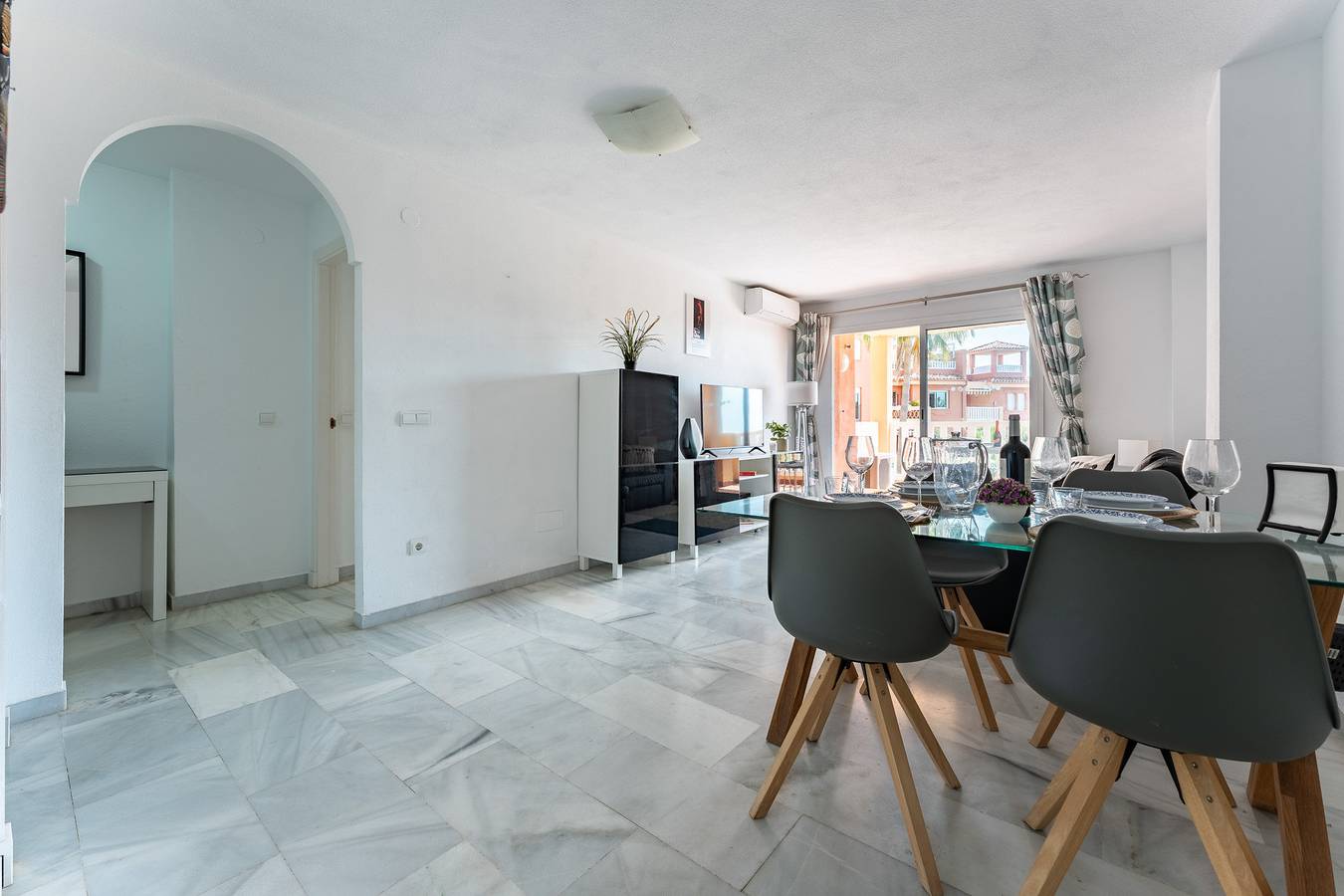 Entire apartment, Malagasuite Amatista Marbella in Hacienda Las Chapas, Marbella