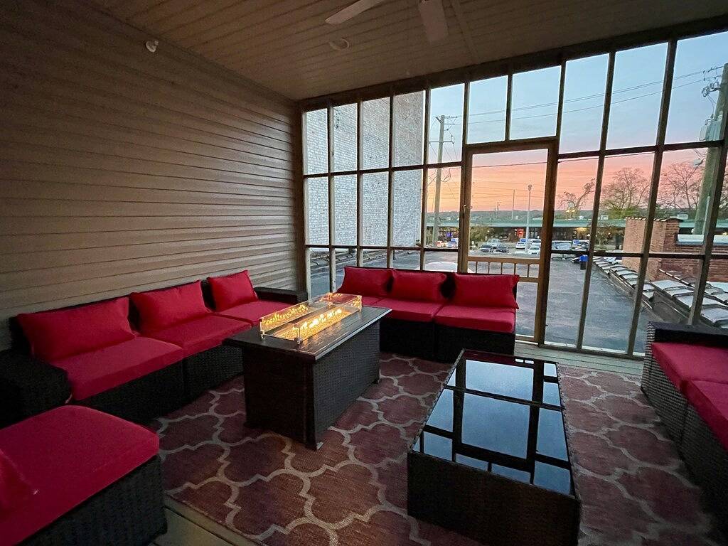 Ganze Wohnung, The Gatsby - a 1920s Speakeasy abode in the heart of Downtown Tuscaloosa! in Tuscaloosa, Tuscaloosa County