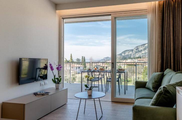 Ferienwohnung für 4 Personen, mit Balkon und Whirlpool sowie Garten und Pool in Garda - 4