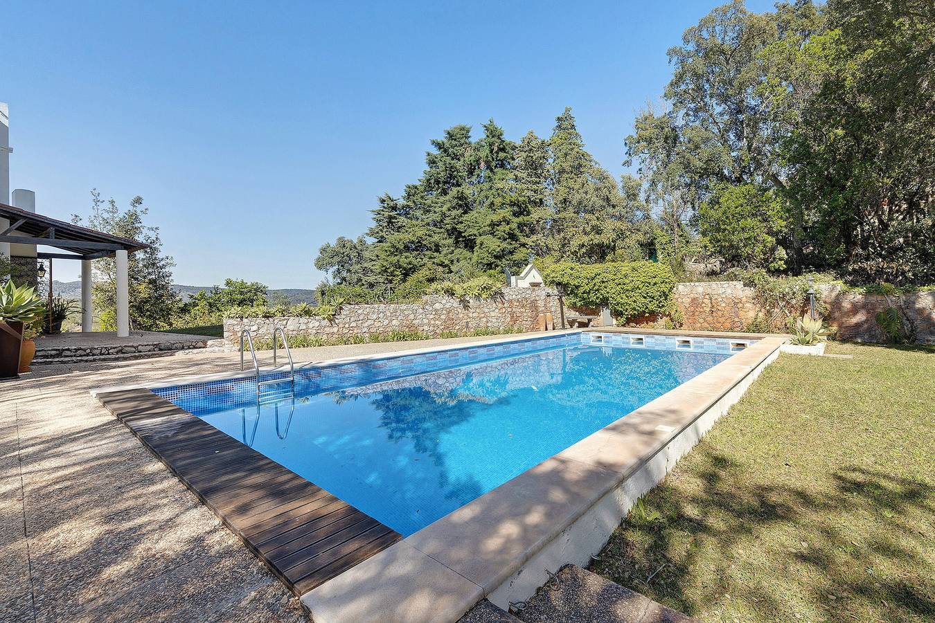 Ferienhaus 'Quinta La Rabide' mit Bergblick, Wlan und Klimaanlage in Setúbal, Naturpark Arrábida