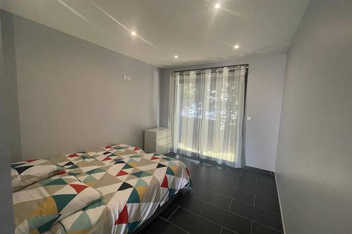 Location de vacances pour 6 personnes, avec Piscine à Villeneuve-le-Roi - 4