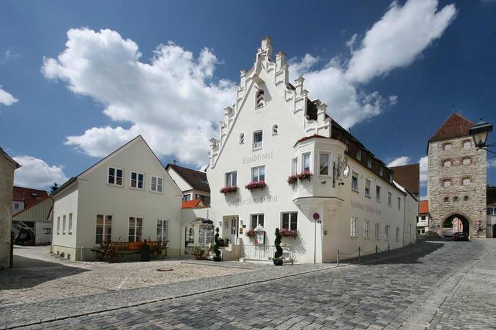 Hotel, mit Terrasse und Garten sowie Sauna und Ausblick