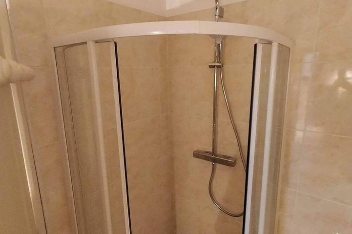 Gîte pour 2 personnes, avec jardin à Le Tignet - 4