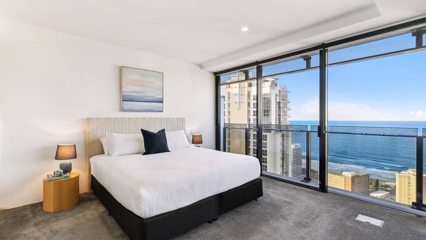 Vacation apartment for 4 people, with balcony/terrace and pool in Surfers Paradise