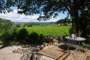 Gîte pour 4 personnes, avec jacuzzi ainsi que jardin et terrasse à Mirabel-aux-Baronnies