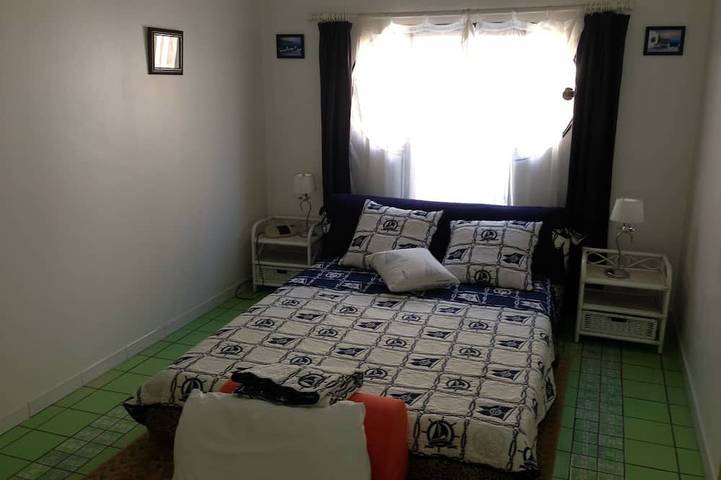 Ferienwohnung für 4 Personen, mit Terrasse und Garten in Porquerolles - 2