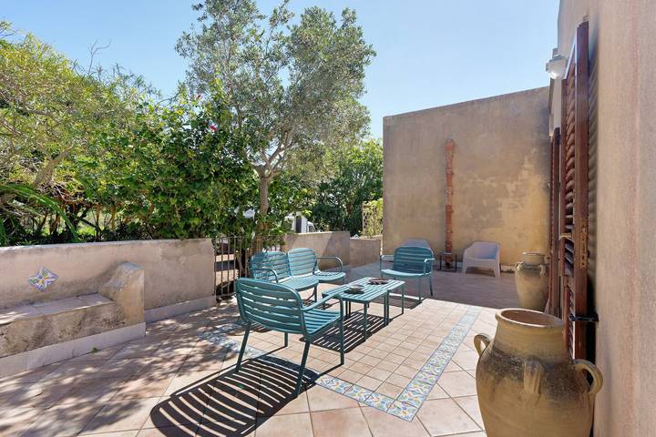Villa „Diego“ mit Meerblick, Wlan und Klimaanlage in Favignana Stadt, Favignana
