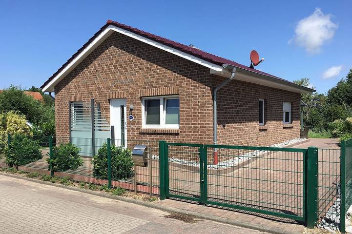 Ferienhaus für 4 Personen, mit Terrasse und Garten sowie Whirlpool in Dorum