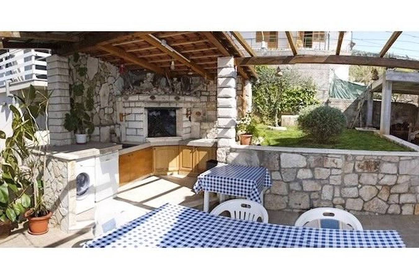 Apartments and Rooms Florijan in Komarna, Dubrovnik-Neretva