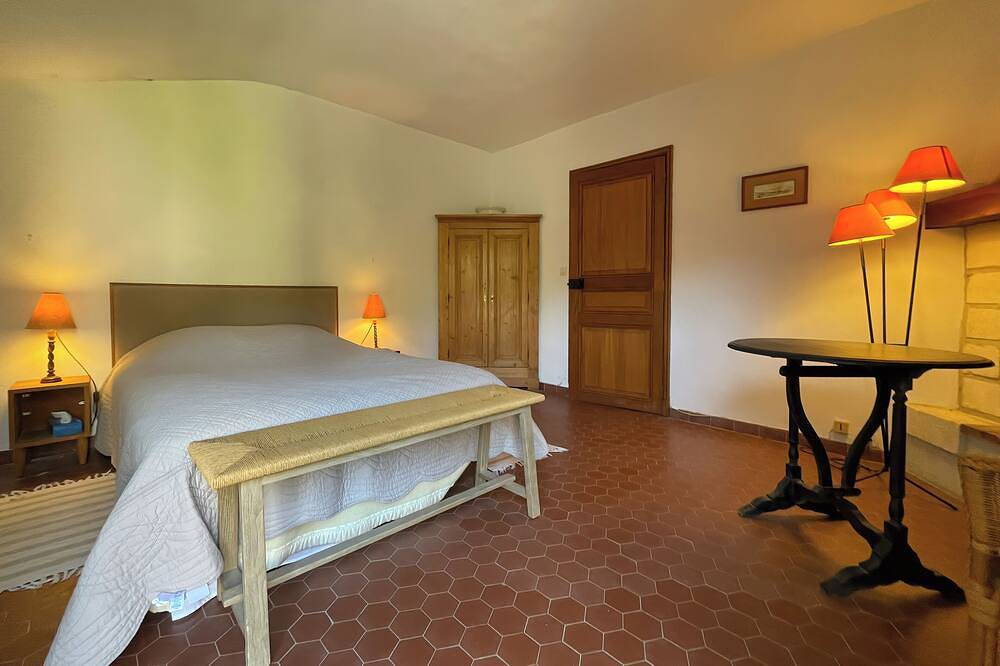 Rent house very beautiful mas provençal south Luberon - 10 beds in Mérindol, Parque natural regional del Luberon