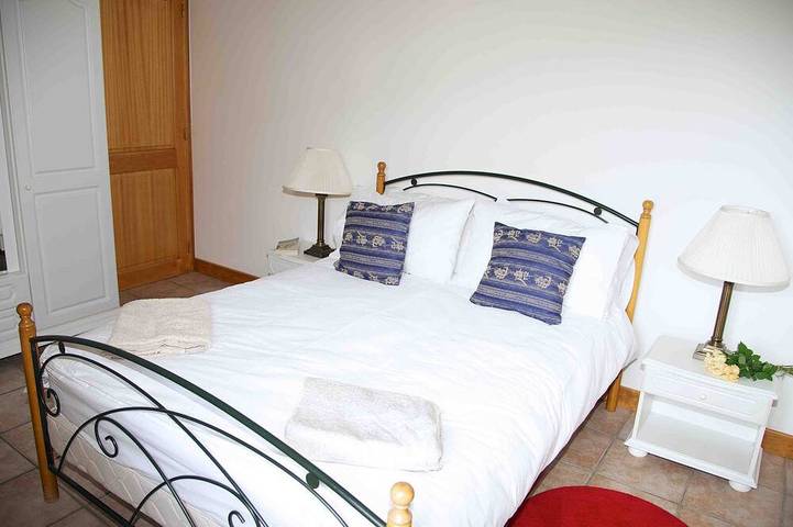 Gîte pour 10 personnes à Eus - 4