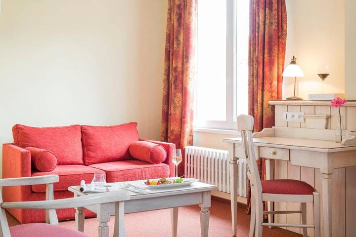 Hôtel pour 3 personnes, avec terrasse et vue dans Office de Tourisme de Niederbronn les Bains - 3