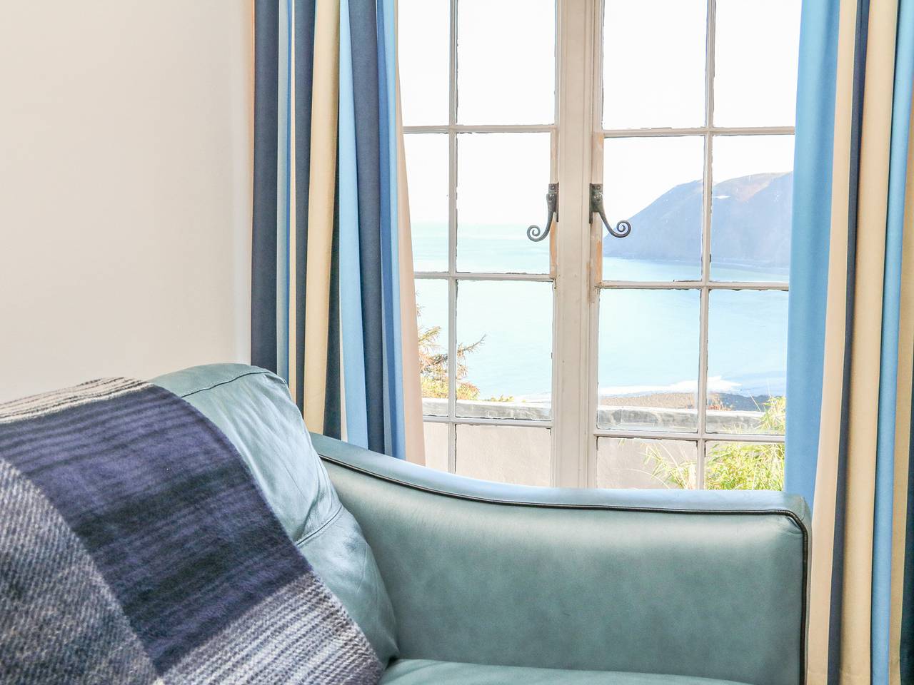 Entire apartment, C S Lewis Balcony in Lynton, Exmoor