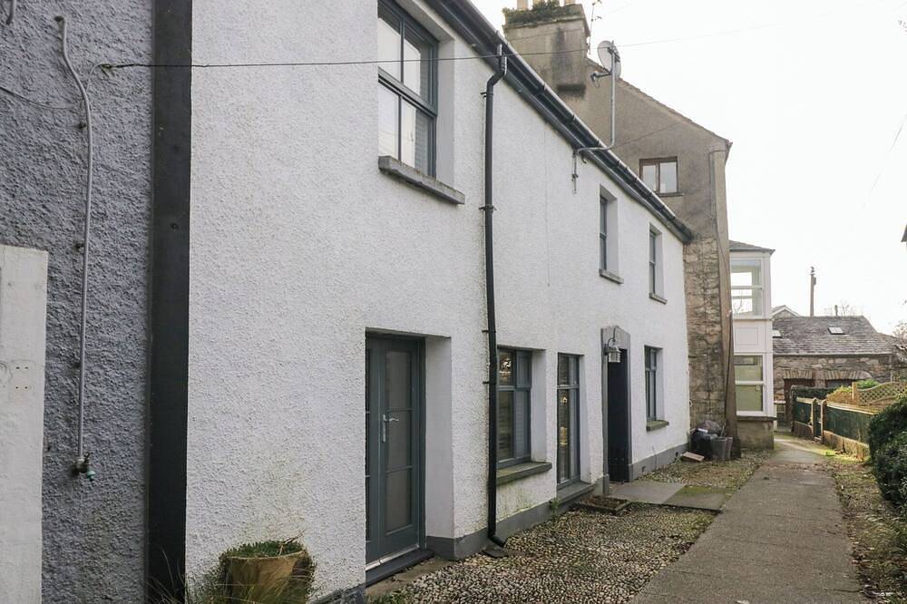 No.2 The Flags, pet friendly, character holiday cottage in Cartmel in Cartmel, Lake District