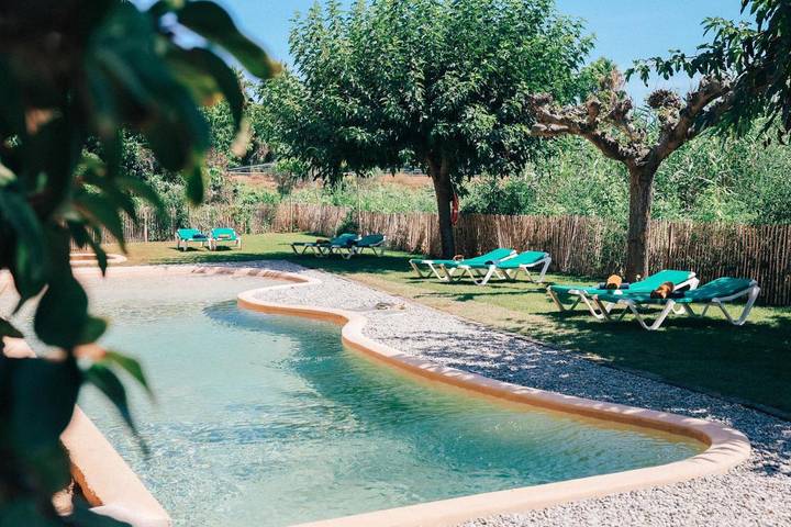 Hôtel pour 3 personnes, avec jardin et piscine, animaux acceptés
