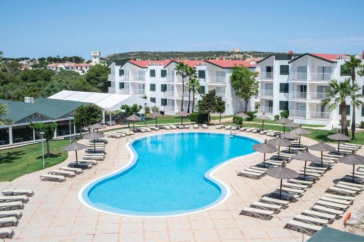 Apartamento para 4 personas, con Balcón y Terraza además de Jardín y Piscina para niños en Cala en Blanes