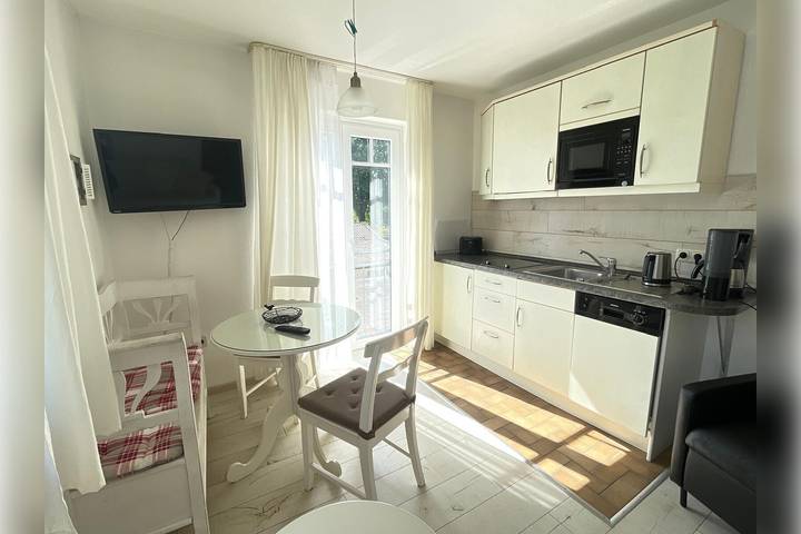 Geheel appartement, Compacte 2-kamerwoning met strandstoel in de tuin, dicht bij het strand in Dahme, Kreis Ostholstein