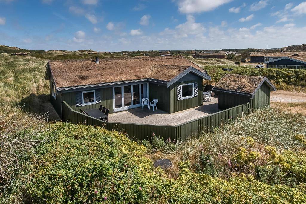 Cosy holiday home with sauna and wood-burning stove in Henne, Varde Region