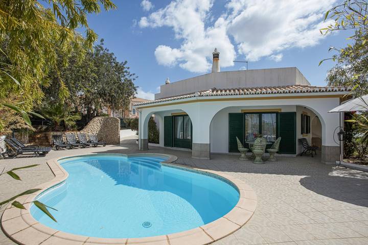 Vacation Home “Casa Sofia” with Pool, Wi-Fi, Terrace & Garden in Lagoa (City), Faro District