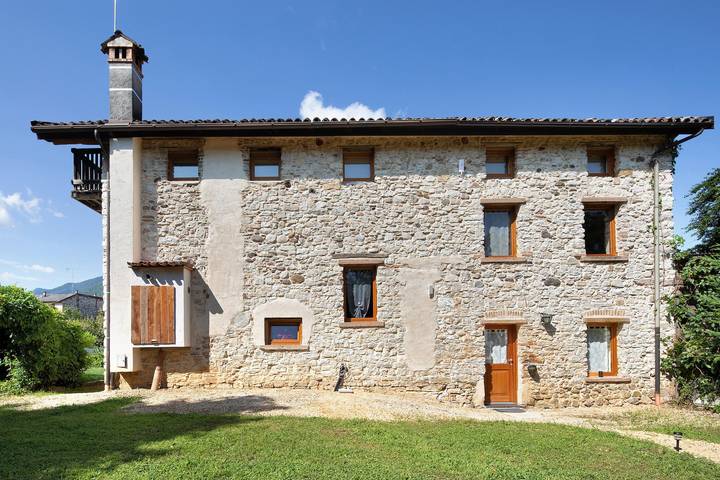 La Finestra sul Grappa - Kamer 'Monte Peurna' met bergzicht, gedeeld terras en wifi in Seren del Grappa, Provincie Belluno