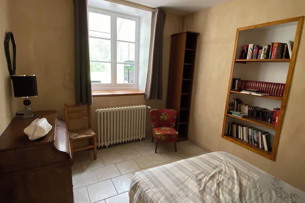 Gîte 6/7 Personnes Dans un Domaine Verdoyant, Cadre Nature Pour se Ressourcer in Saint-Denis-sur-Sarthon, Parc naturel régional Normandie-Maine