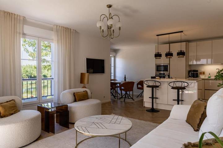 Ferienwohnung für 4 Personen, mit Balkon und Ausblick sowie Seeblick in Disneyland Paris - 3