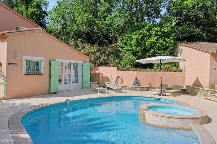 Gîte pour 6 personnes, avec piscine, adapté aux familles à Figanières - 2
