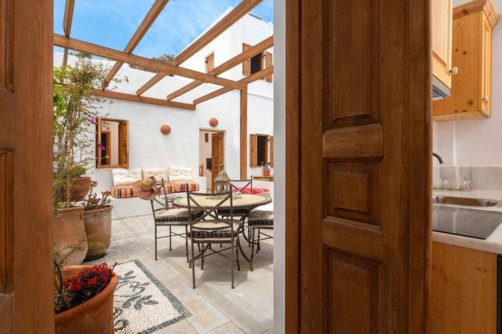 Villa for 2 people, with terrace in Lindos