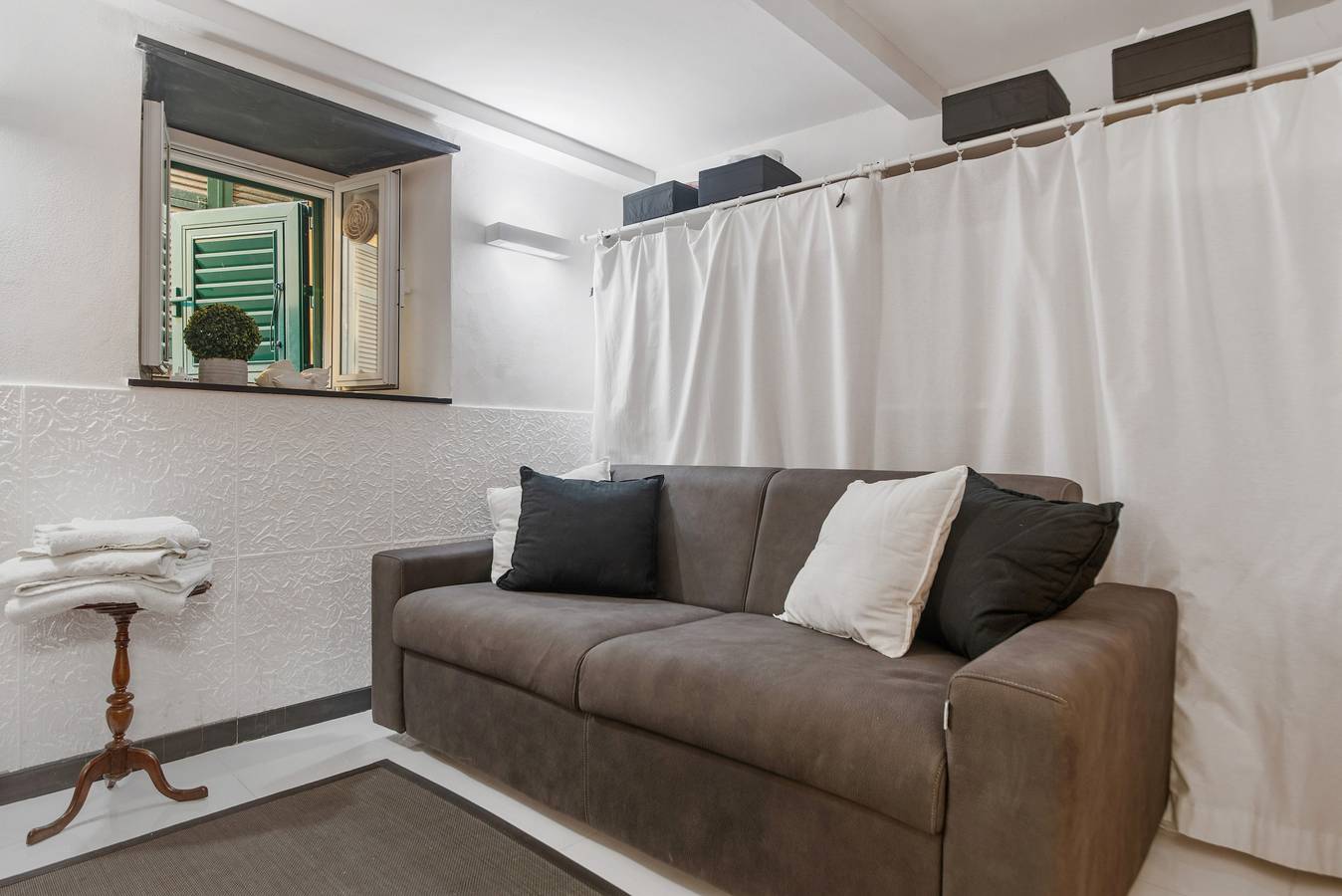 Entire apartment, Apartment 'A 50 Metri Dal Mare' with Wi-Fi and Air Conditioning in Camogli, Riviera di Levante