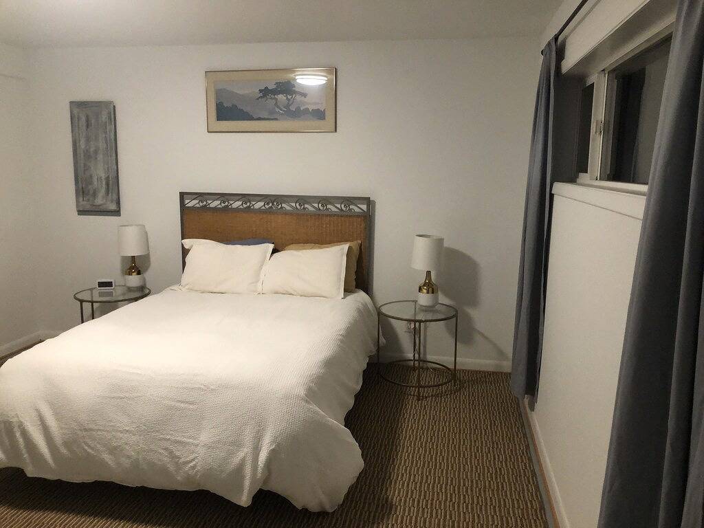 Ganze Wohnung, Tageslicht Keller Studio in Salem (OR), Willamette Valley