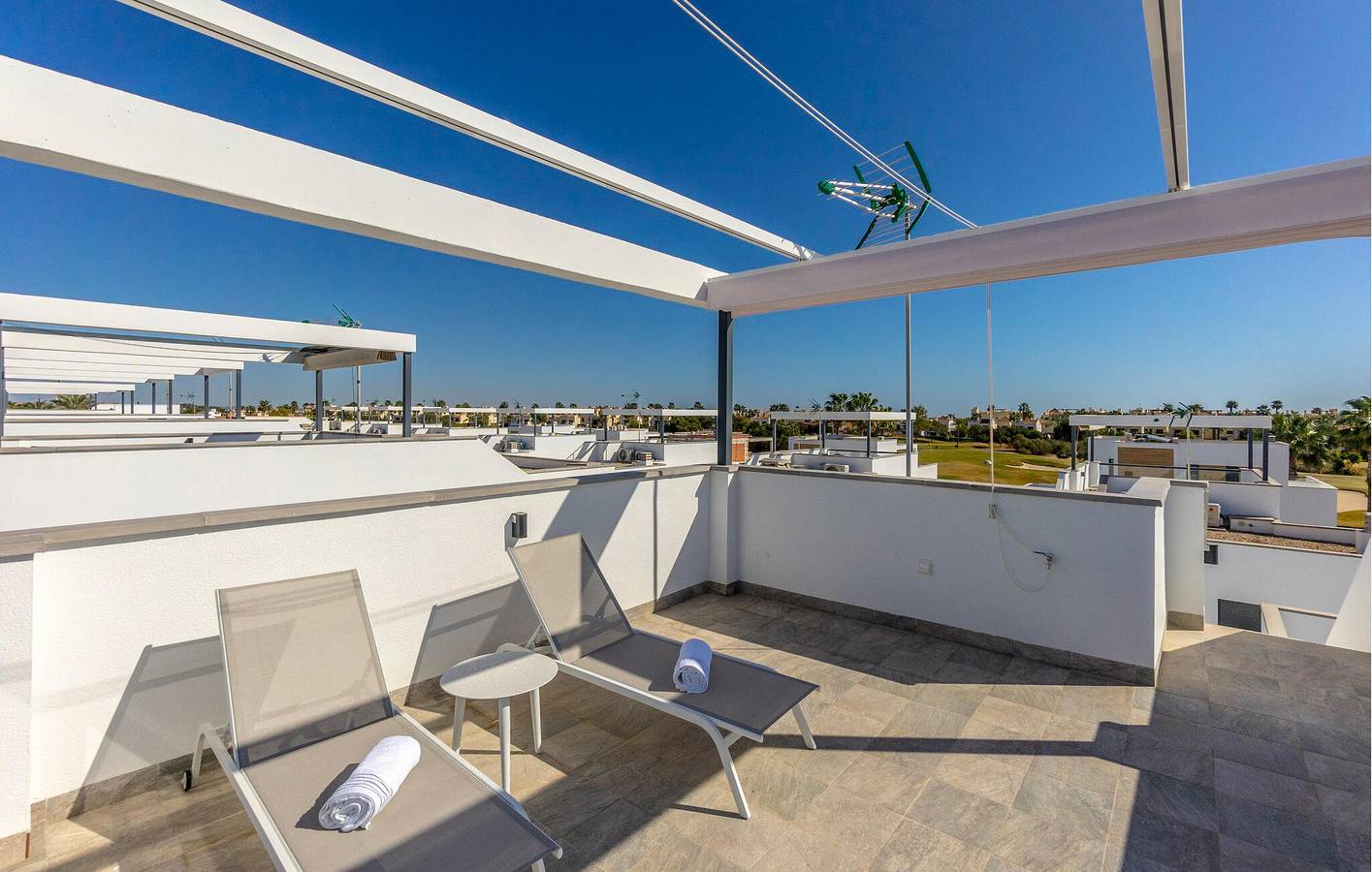 Appartement moderne avec piscine et WiFi, parking - près du restaurant indien Red Rose in Roda Golf, San Javier