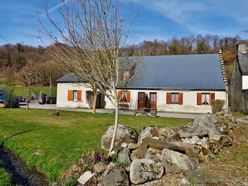 Gîte pour 2 personnes, avec jardin à Beaudéan